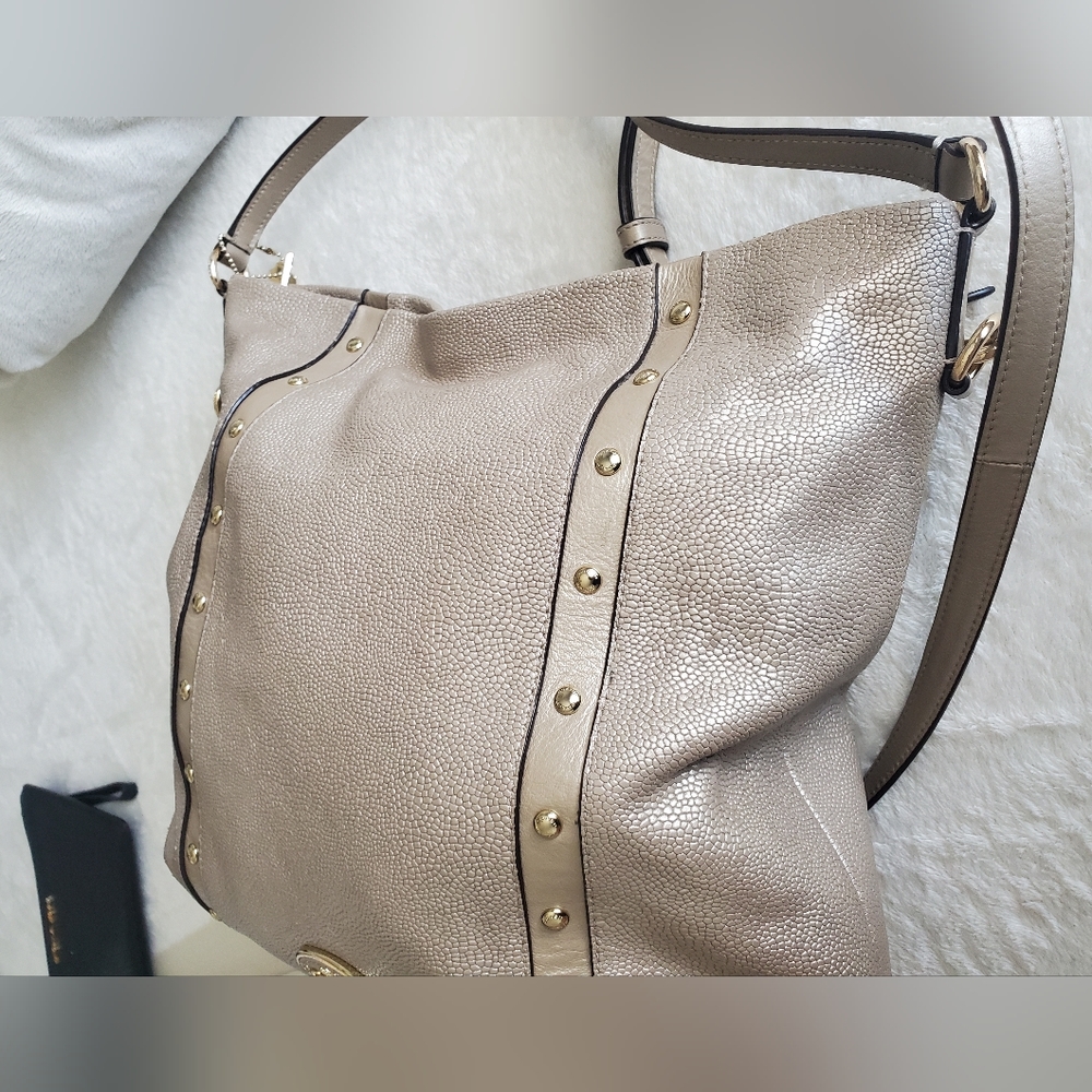 Coach Bag GUC - Picture 4 of 15